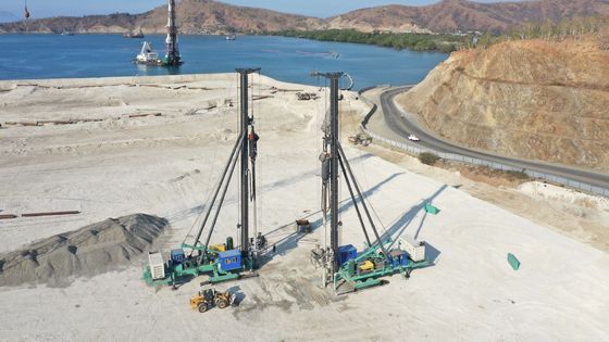 Vibroflot per la costruzione di colonne di pietra sostitutive