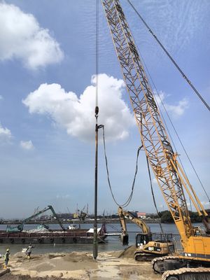 Vibroflotta ad alta potenza con diametro esterno di 426 mm e forza centrifuga di 280 KN